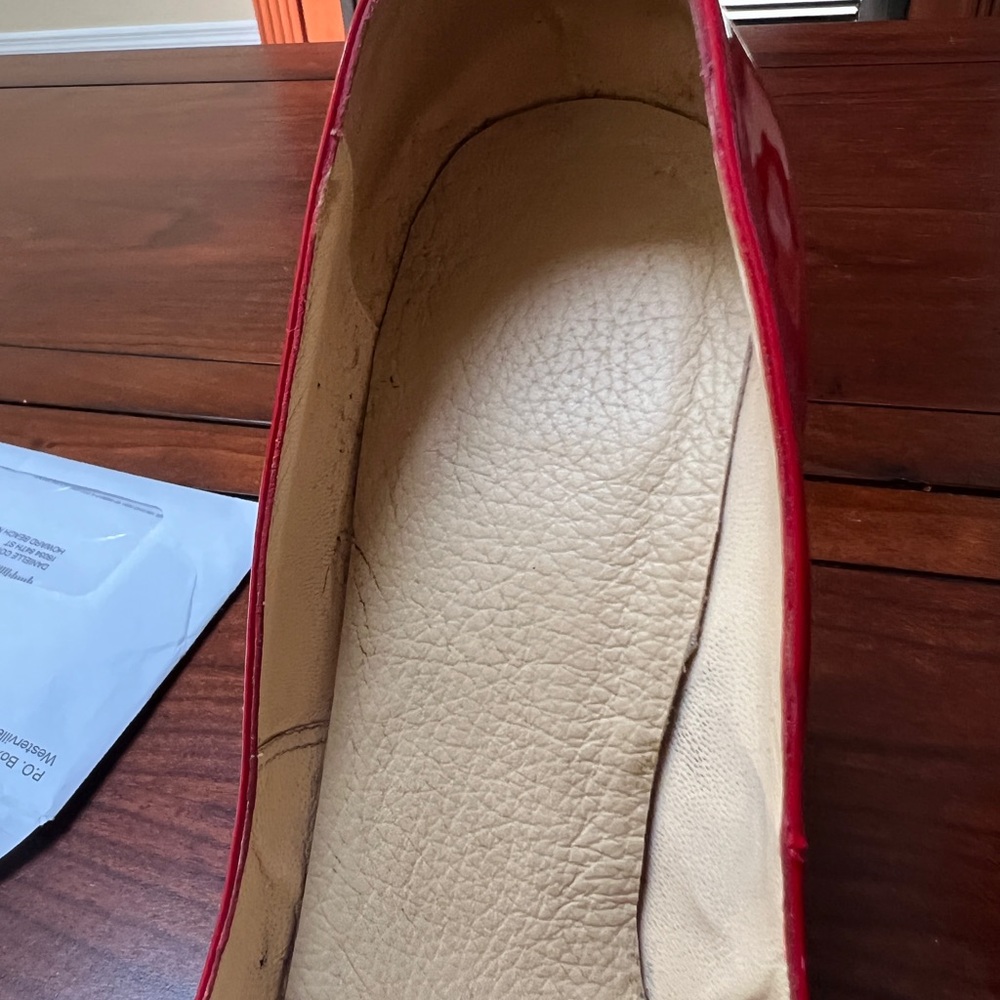 STEAL OF THE DAY AUTHENTIC - FLASH TODAY ONLY ⭐️✨LOUBOUTIN RED HEELS👠 - Picture 7 of 17